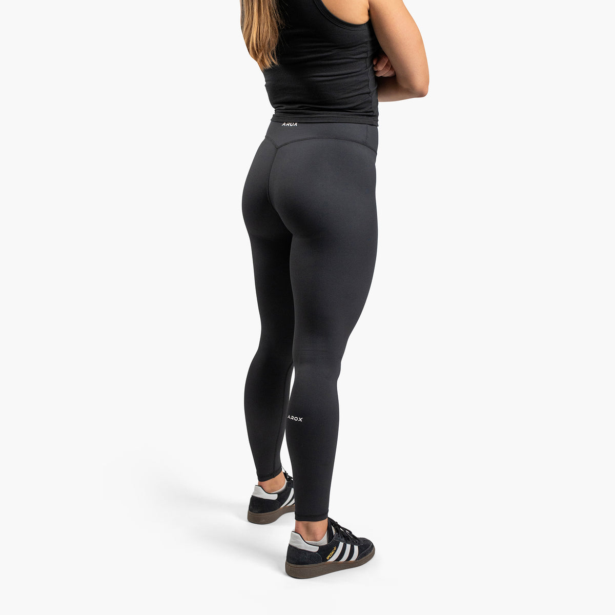 Performance tights sort